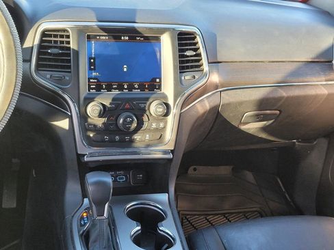 Used 2018 Jeep Grand Cherokee Limited image 12