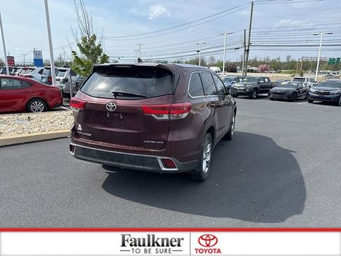 Certified 2018 Toyota Highlander Limited AWD/4WD image 7