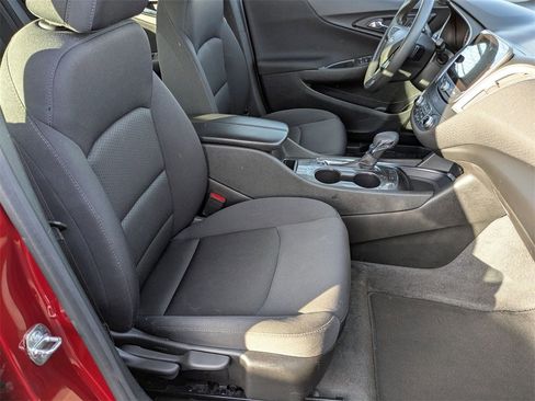 Used 2024 Chevrolet Malibu LT image 38