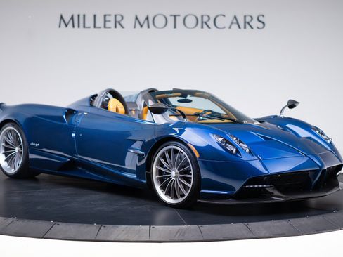 Used 2017 Pagani Huayra image 2