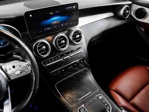 Used 2022 Mercedes-Benz GLC 300 w/ AMG Line image 22