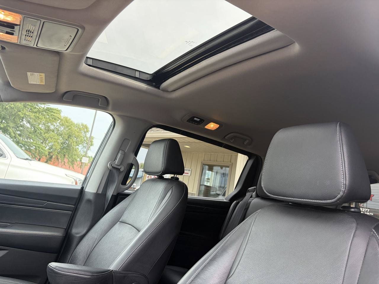 Used 2023 Honda Odyssey EX-L image 23