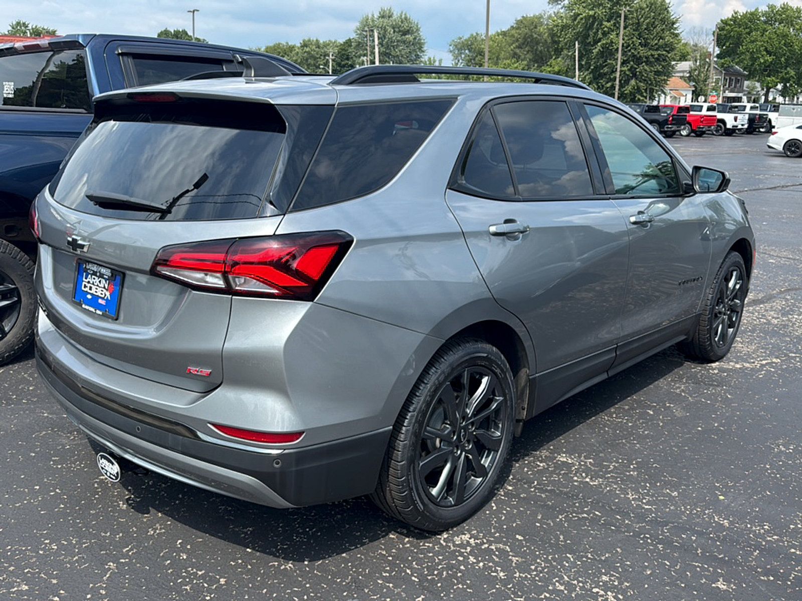 Used 2023 Chevrolet Equinox RS FWD image 4