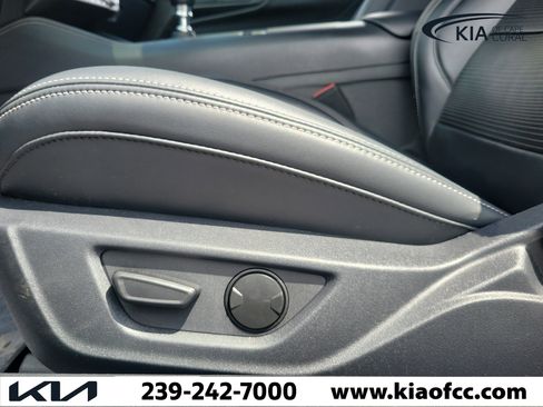 Used 2025 Ford Mustang GT Premium RWD image 17