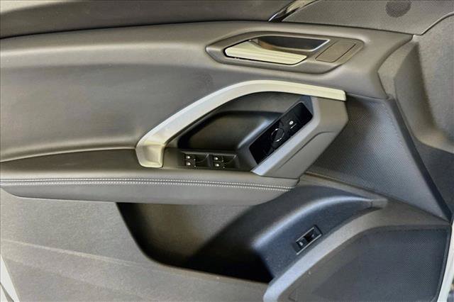 Used 2025 Audi Q5 Premium AWD/4WD image 15