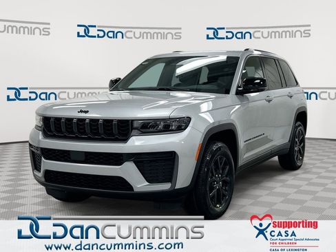 New 2026 Jeep Grand Cherokee Altitude AWD/4WD image 1