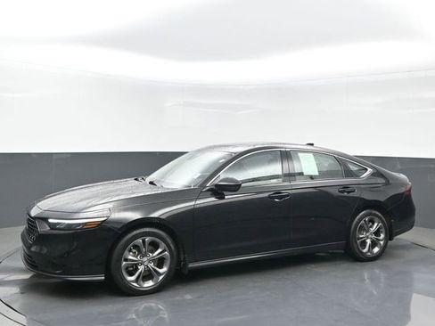 Used 2024 Honda Accord EX image 2