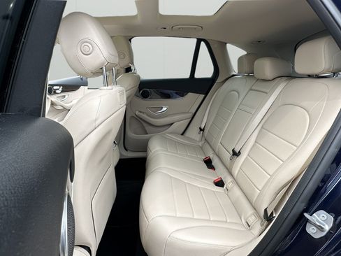 Used 2019 Mercedes-Benz GLC 300 4MATIC image 14