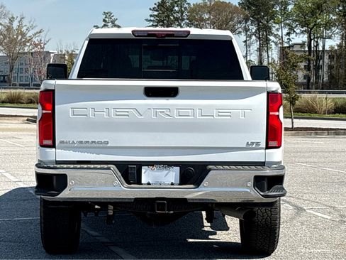 Used 2024 Chevrolet Silverado 3500 LTZ w/ LTZ Premium Package image 18