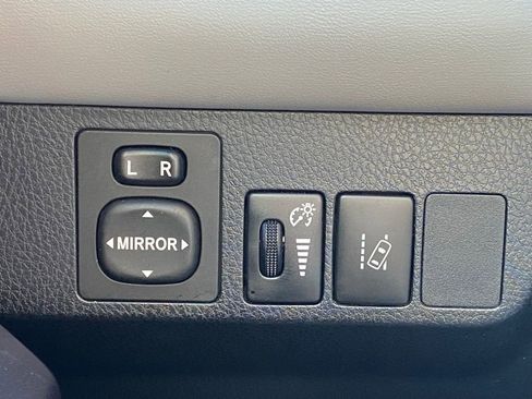 Used 2018 Toyota RAV4 XLE image 26