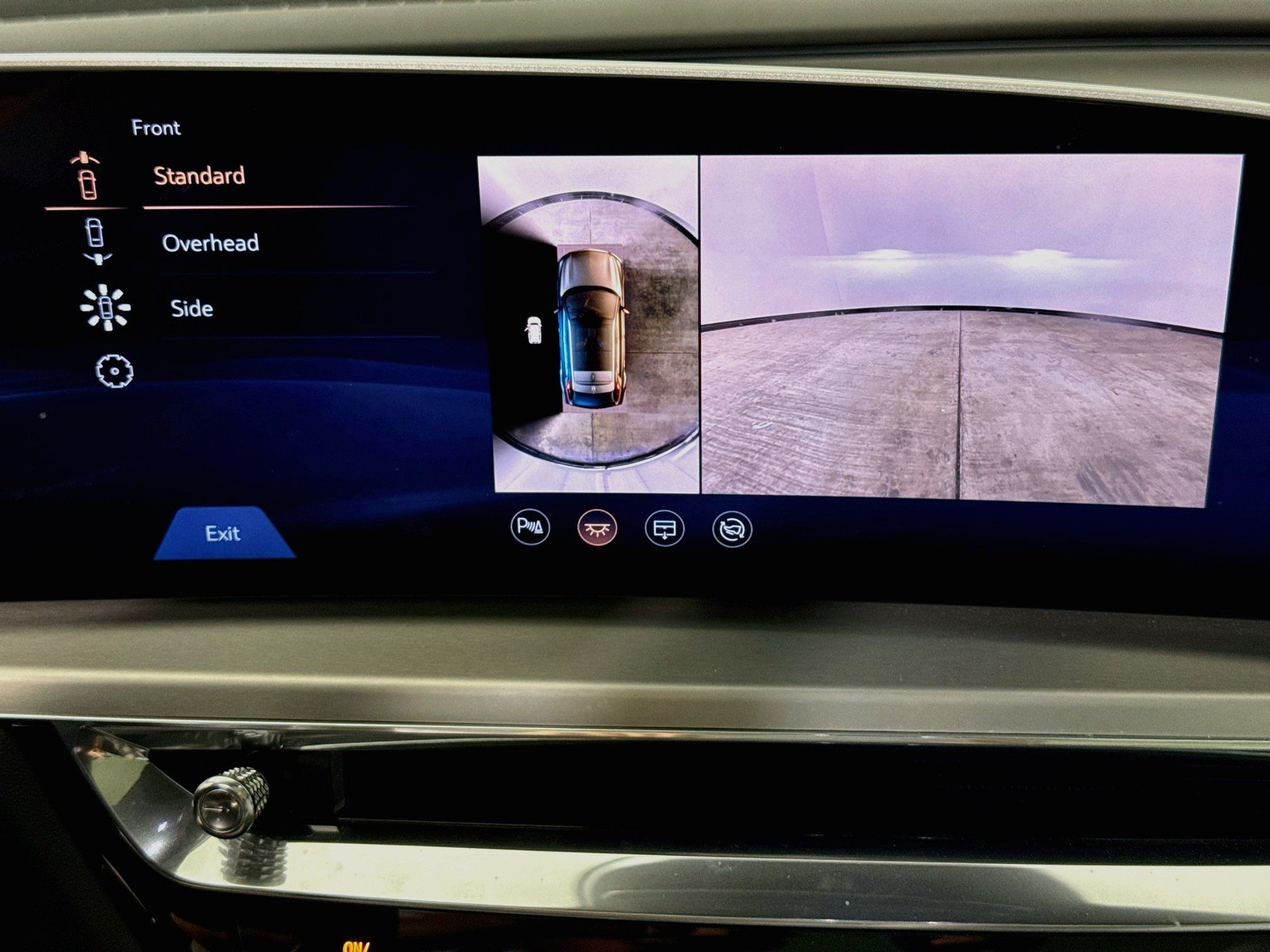 Used 2024 Cadillac Lyriq Luxury RWD image 16