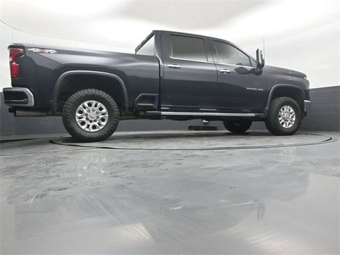Used 2024 Chevrolet Silverado 2500 LTZ image 38
