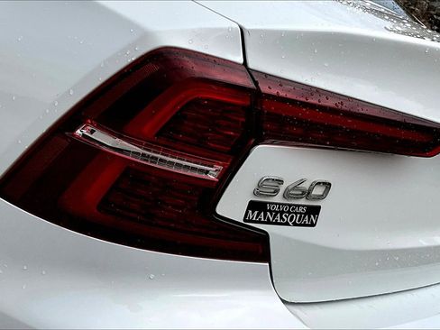 Used 2020 Volvo S60 T6 Momentum image 27