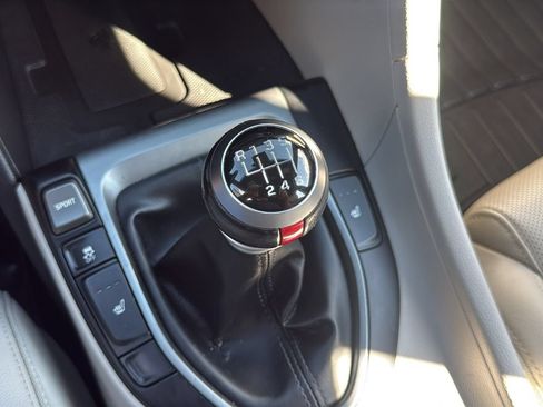 Used 2019 Hyundai Veloster Turbo Ultimate FWD image 26