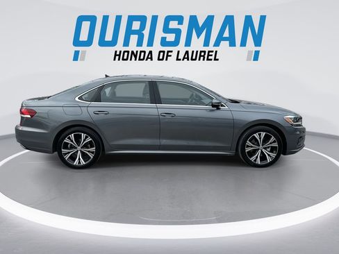 Used 2021 Volkswagen Passat 2.0T SE image 9