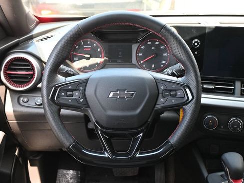 Used 2024 Chevrolet Trax RS w/ Driver Confidence Package FWD image 13