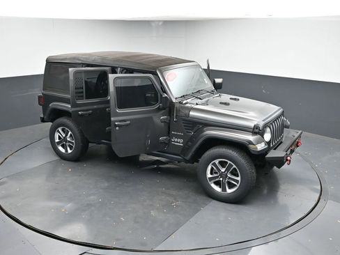 Used 2018 Jeep Wrangler Unlimited Sahara image 49