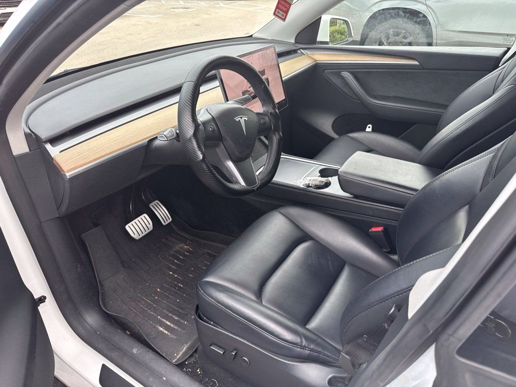Used 2023 Tesla Model Y Performance AWD/4WD image 3
