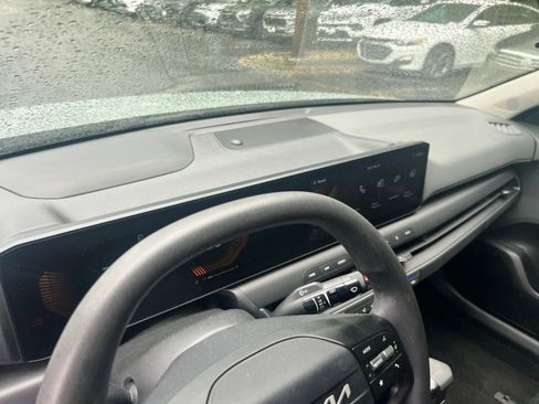 Used 2025 Kia K4 FWD image 17