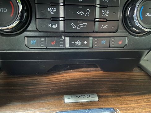 Used 2017 Ford F150 Lariat image 16