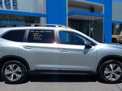Used 2025 Subaru Ascent Premium AWD/4WD image 3