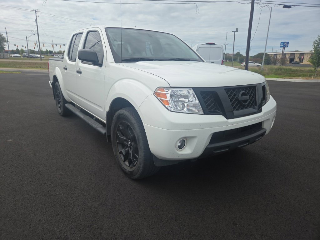 Used 2021 Nissan Frontier SV w/ Midnight Edition Floor Mats AWD/4WD image 2