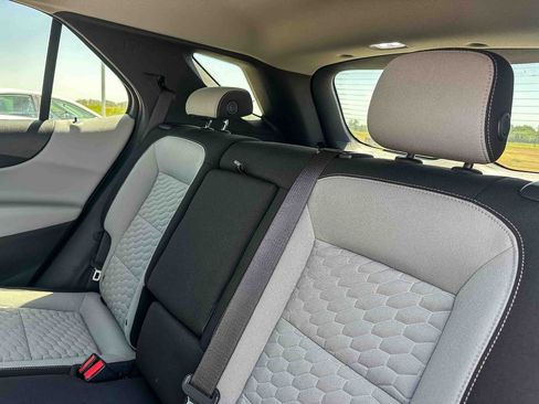 Used 2020 Chevrolet Equinox LT FWD image 19