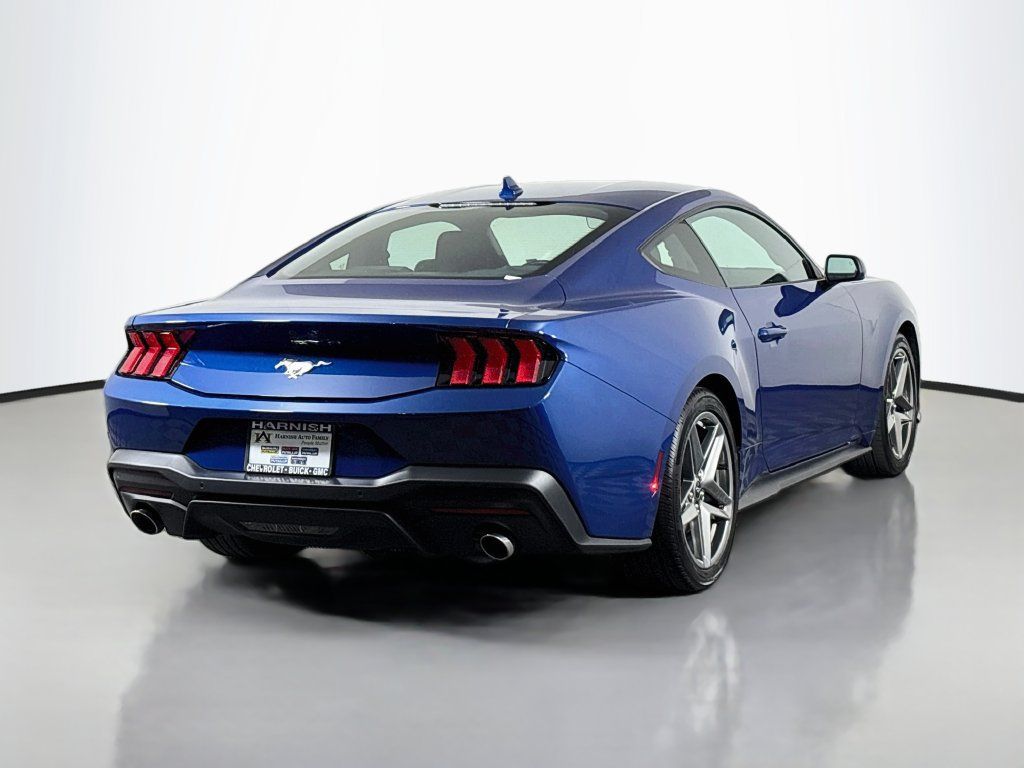 Used 2024 Ford Mustang Coupe RWD image 8