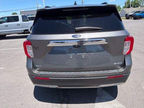 Used 2021 Ford Explorer XLT w/ Equipment Group 202A AWD/4WD image 5