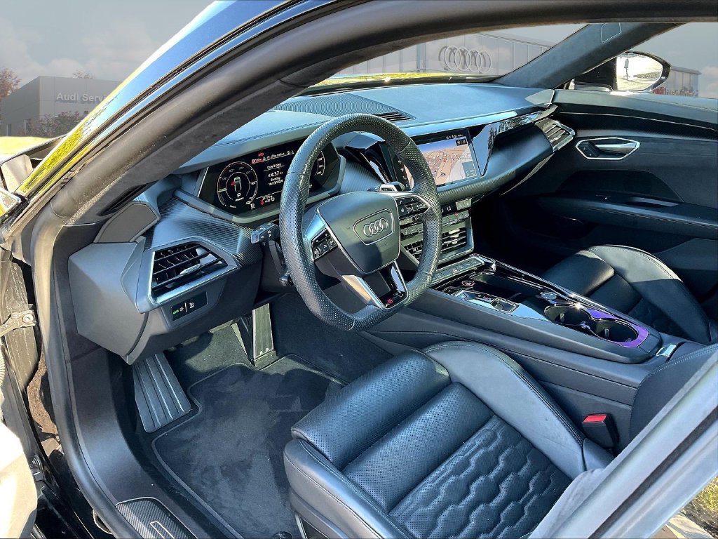 Used 2024 Audi RS e-tron GT w/ Carbon Performance Package AWD/4WD image 18