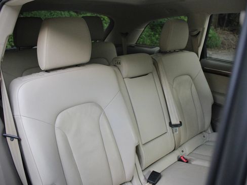 Used 2015 Audi Q7 TDI Premium Plus w/ Premium Plus Package AWD/4WD image 42