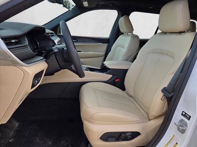 New 2026 Jeep Grand Cherokee Limited RWD image 4
