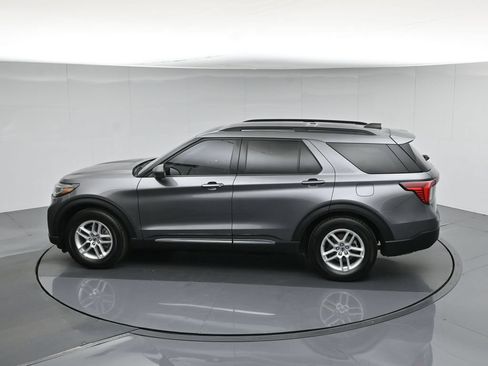 Certified 2025 Ford Explorer Active RWD image 57