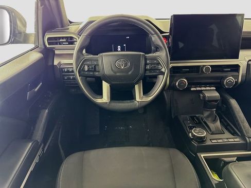 Certified 2025 Toyota Tacoma TRD Off-Road AWD/4WD image 22
