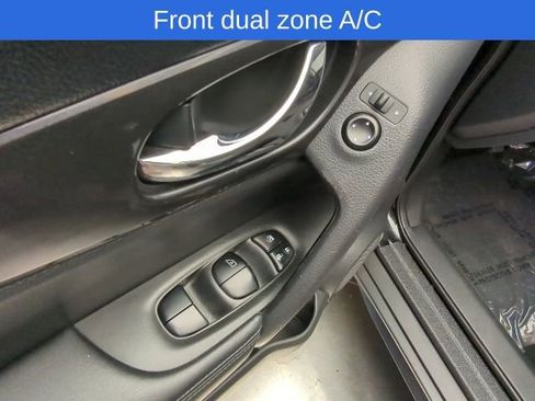 Used 2018 Nissan Rogue SV FWD image 5