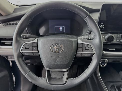 Used 2024 Toyota Grand Highlander XLE image 11