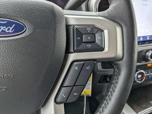Used 2022 Ford F250 Lariat w/ Chrome Package AWD/4WD image 19