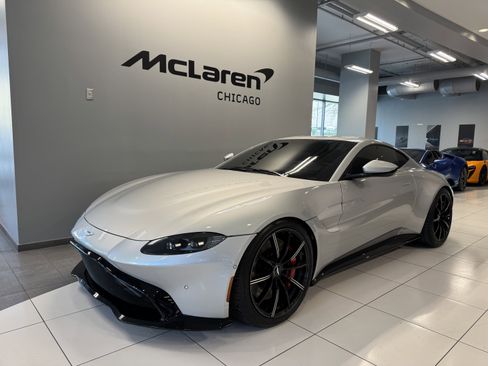 Used 2020 Aston Martin V8 Vantage Coupe image 1