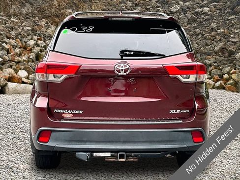 Used 2017 Toyota Highlander XLE w/ Protection Package #3 AWD/4WD image 4