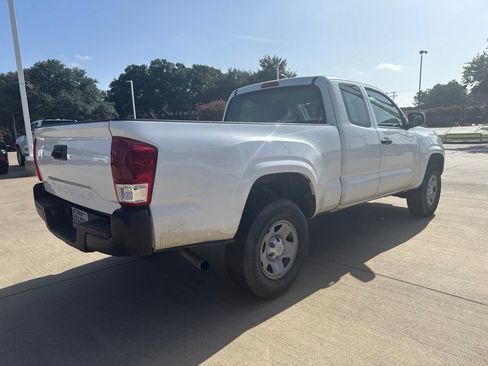 Used 2017 Toyota Tacoma SR RWD image 11