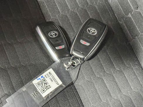 Used 2022 Toyota GR86 w/ ALL Weather Mat Package (TMS) RWD image 28
