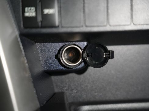 Used 2017 Toyota RAV4 XLE image 30