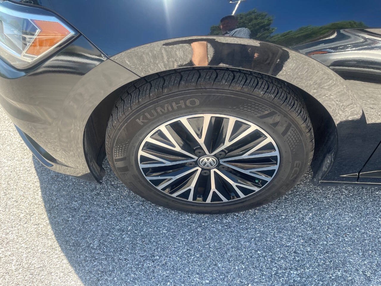 Used 2019 Volkswagen Jetta SE w/ Cold Weather Package FWD image 33