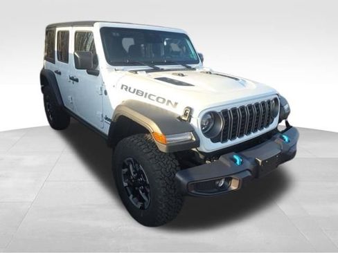 Used 2025 Jeep Wrangler Unlimited Rubicon 4xe w/ Convenience Group AWD/4WD image 6