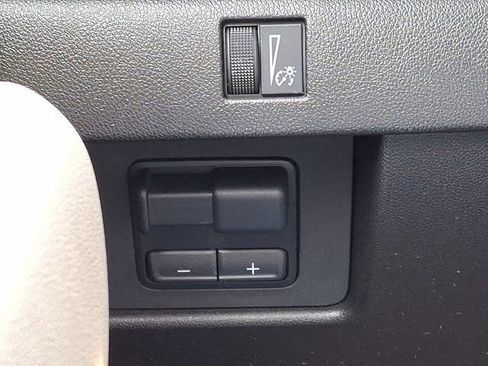 Used 2024 Chevrolet Colorado ZR2 w/ ZR2 Convenience Package III image 31