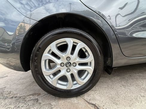 Used 2017 Toyota Yaris iA FWD image 25