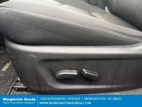 Used 2025 Nissan Altima 2.5 SV FWD image 15