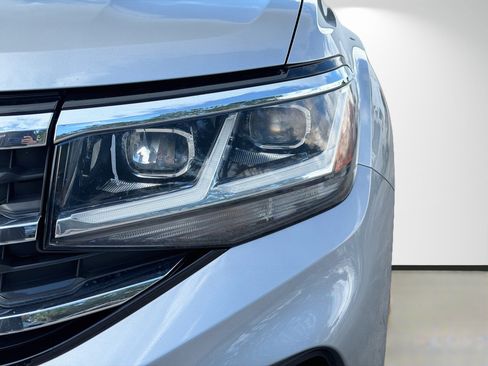 Used 2023 Volkswagen Atlas Cross Sport SE FWD image 9