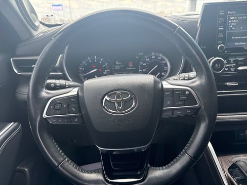 Used 2020 Toyota Highlander Limited AWD/4WD image 25