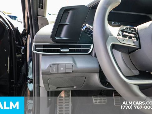 Used 2025 Hyundai Elantra Sport image 25